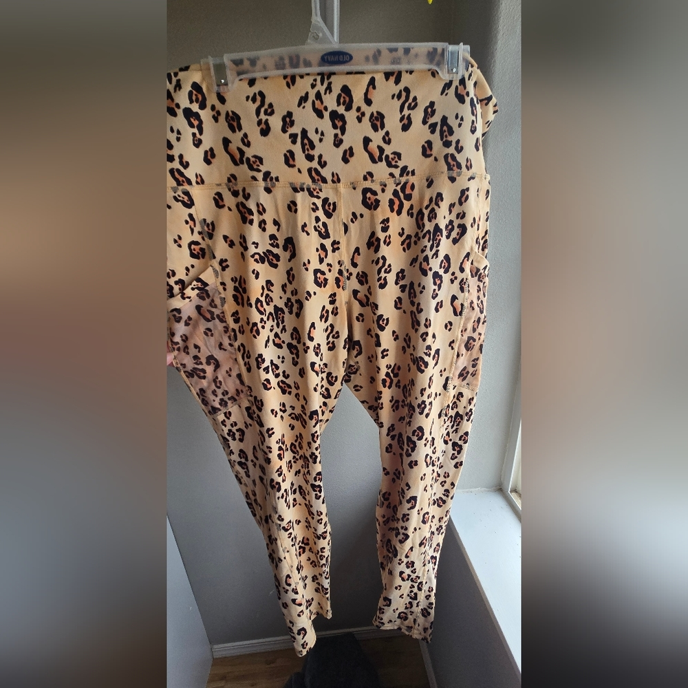 Fabletics leopard print powersoft leggings, size 2xl